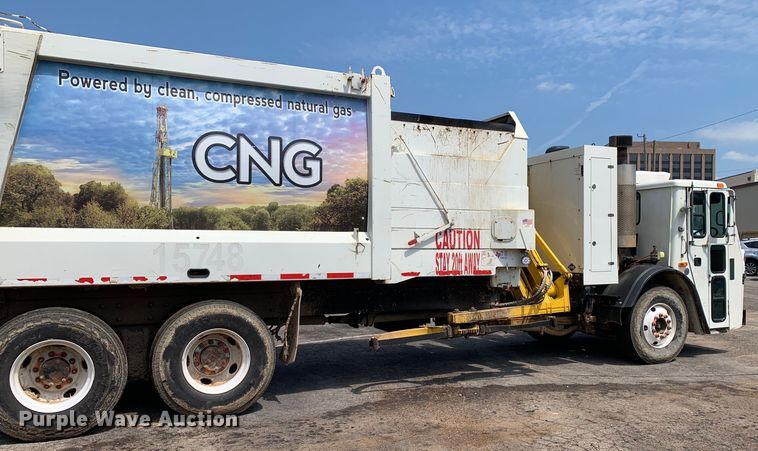 image for item DM1761 2015 Mack LEU633 refuse truck