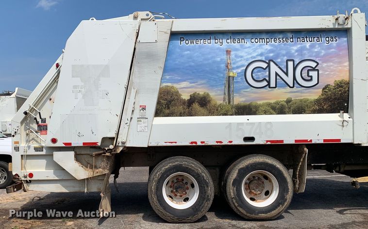 image for item DM1761 2015 Mack LEU633 refuse truck