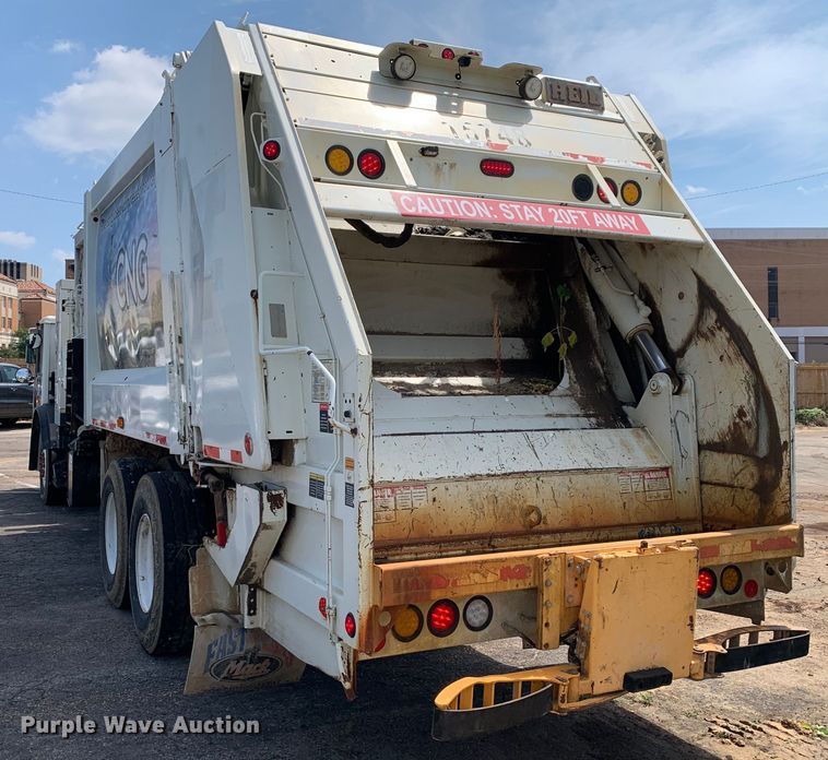 image for item DM1761 2015 Mack LEU633 refuse truck