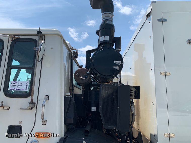 image for item DM1761 2015 Mack LEU633 refuse truck