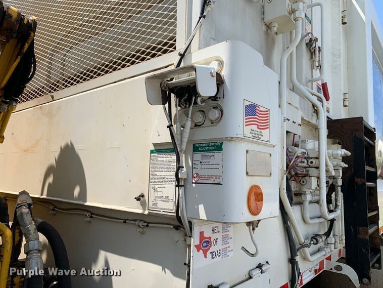 image for item DM1761 2015 Mack LEU633 refuse truck