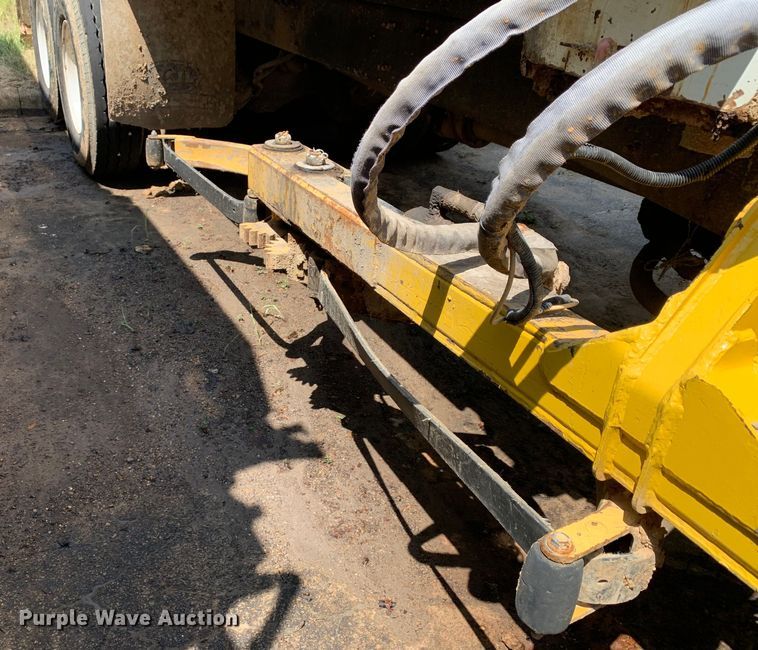 image for item DM1761 2015 Mack LEU633 refuse truck