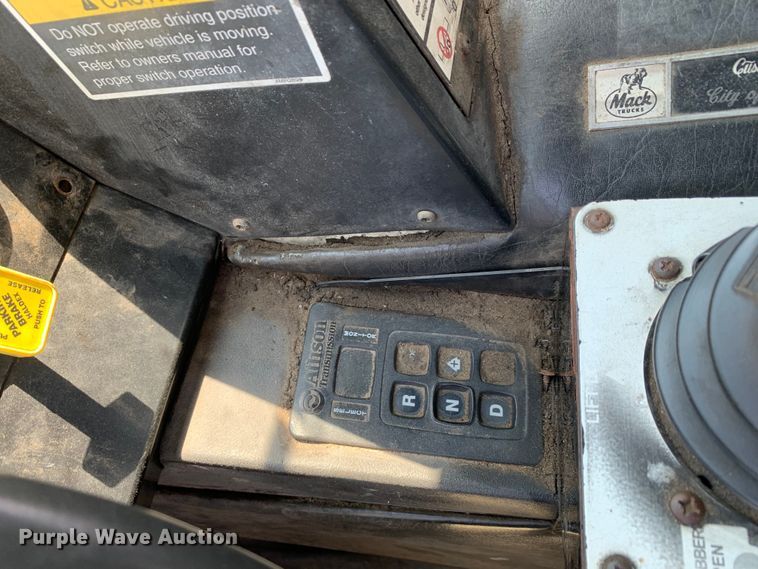 image for item DM1761 2015 Mack LEU633 refuse truck