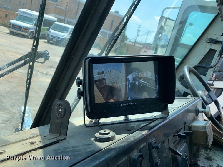 image for item DM1761 2015 Mack LEU633 refuse truck