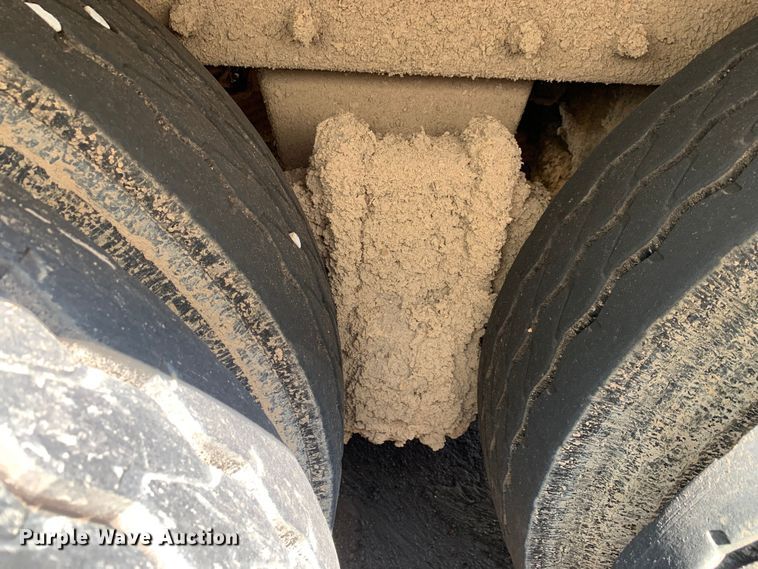 image for item DM1761 2015 Mack LEU633 refuse truck