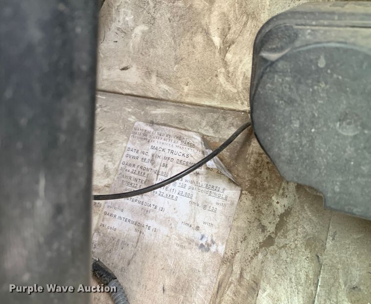 image for item DM1761 2015 Mack LEU633 refuse truck