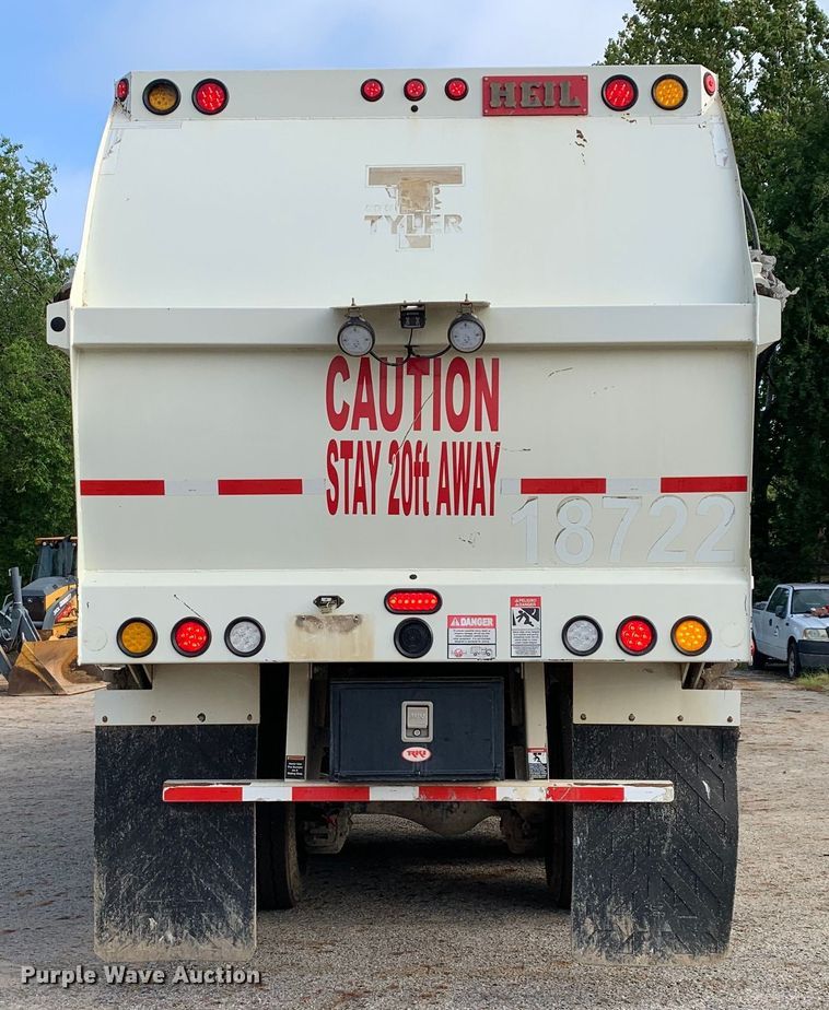 image for item DM1762 2018 Mack LR613 refuse truck