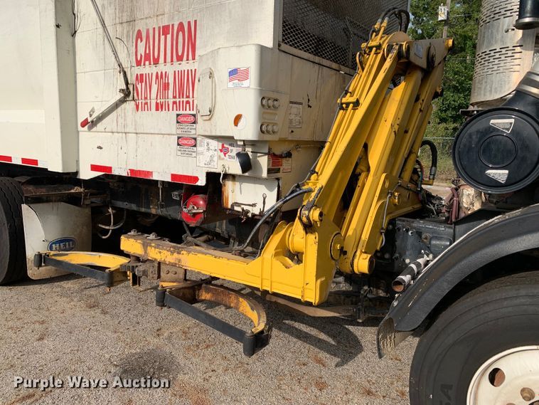 image for item DM1762 2018 Mack LR613 refuse truck