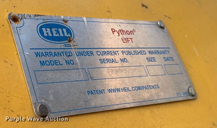 image for item DM1762 2018 Mack LR613 refuse truck