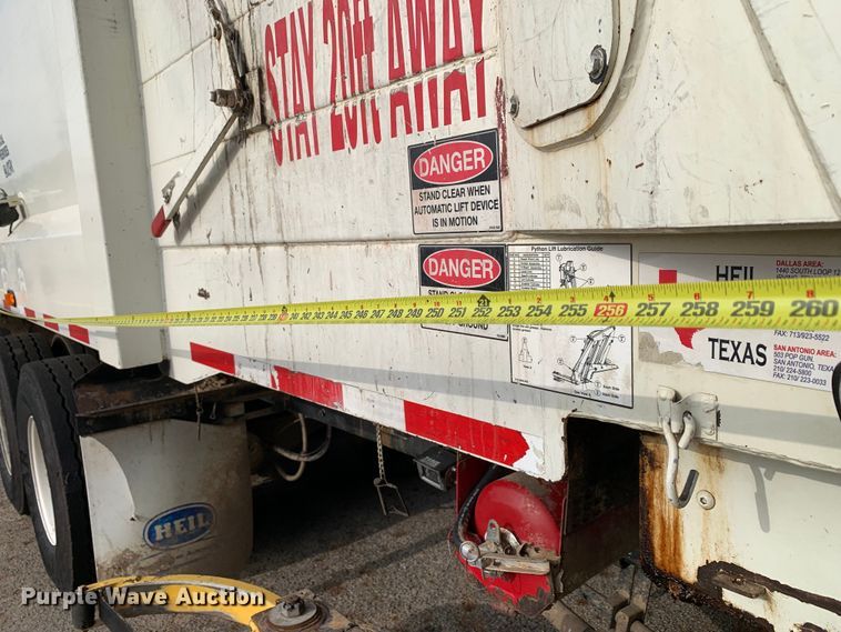 image for item DM1762 2018 Mack LR613 refuse truck