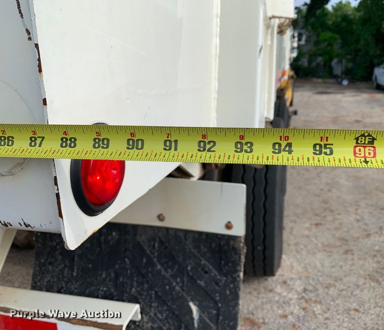 image for item DM1762 2018 Mack LR613 refuse truck