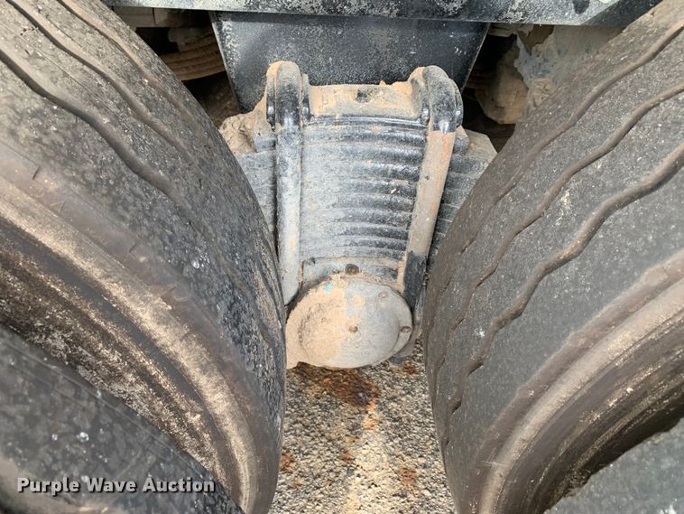 image for item DM1762 2018 Mack LR613 refuse truck