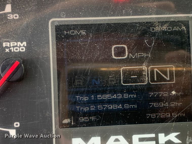 image for item DM1762 2018 Mack LR613 refuse truck