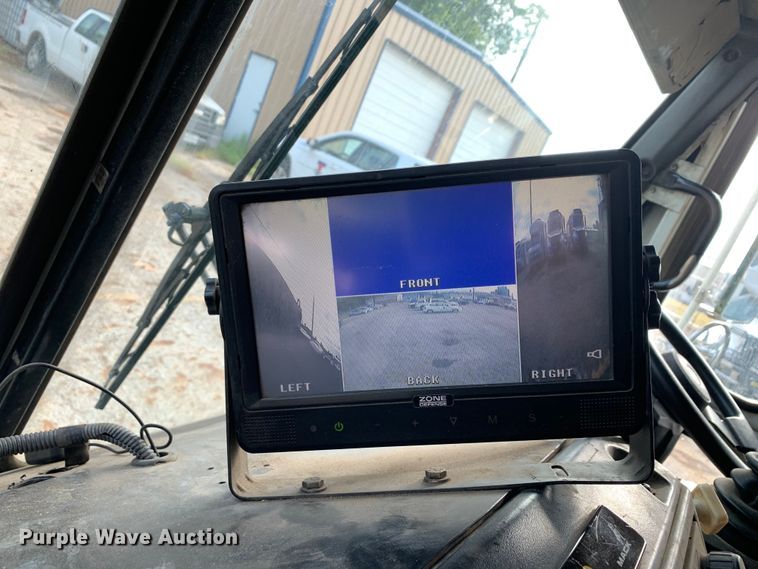 image for item DM1762 2018 Mack LR613 refuse truck