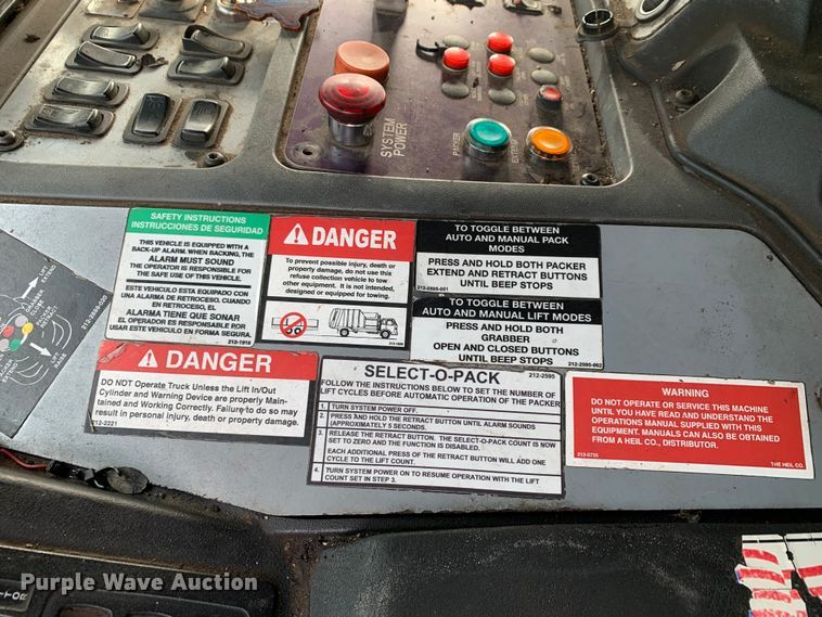 image for item DM1762 2018 Mack LR613 refuse truck