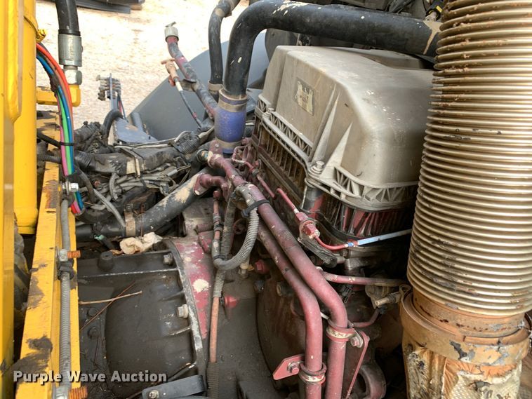 image for item DM1762 2018 Mack LR613 refuse truck