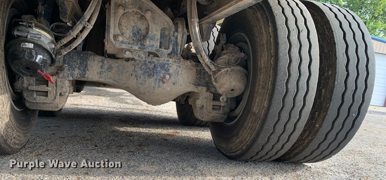 image for item DM1762 2018 Mack LR613 refuse truck