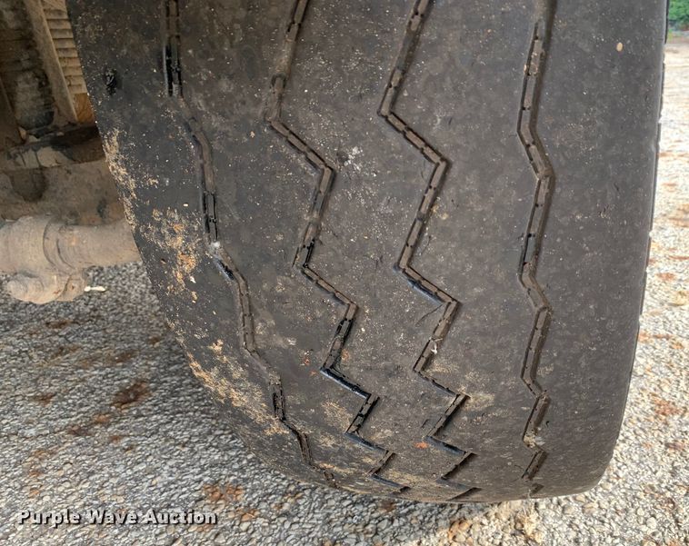 image for item DM1762 2018 Mack LR613 refuse truck