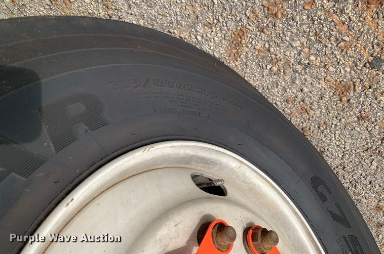 image for item DM1762 2018 Mack LR613 refuse truck