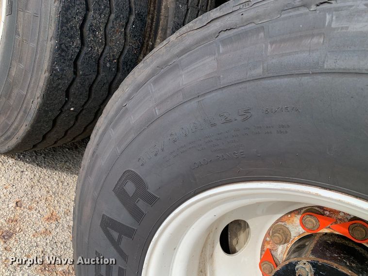 image for item DM1762 2018 Mack LR613 refuse truck