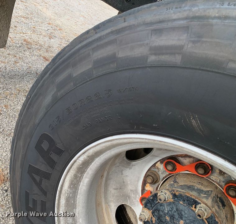 image for item DM1762 2018 Mack LR613 refuse truck