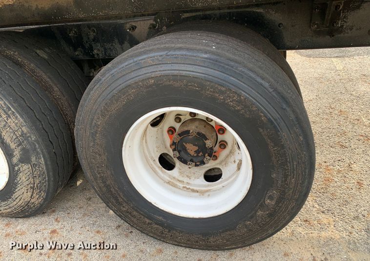 image for item DM1762 2018 Mack LR613 refuse truck