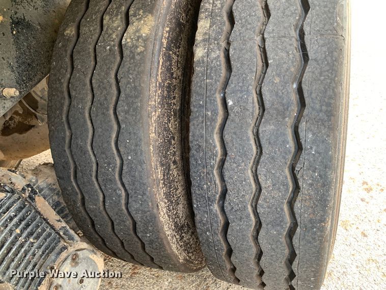 image for item DM1762 2018 Mack LR613 refuse truck