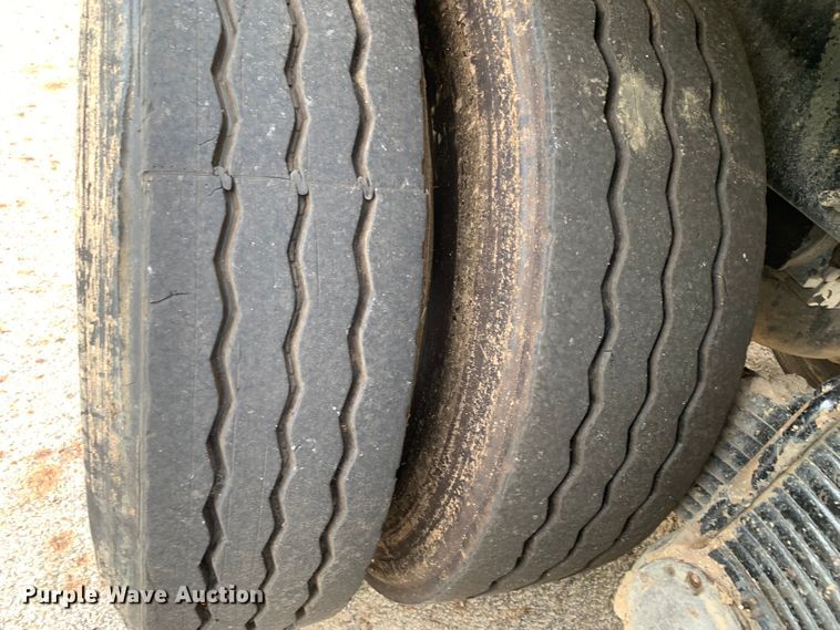 image for item DM1762 2018 Mack LR613 refuse truck