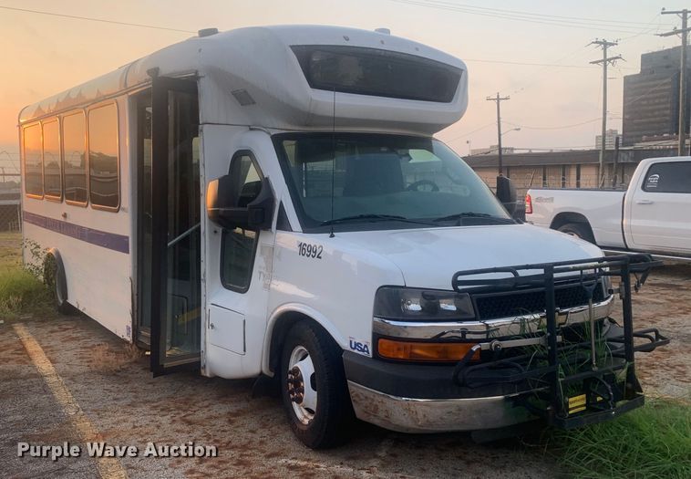 image for item DM1765 2016 Chevrolet  4500 shuttle bus