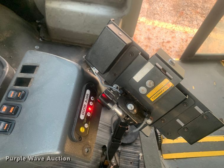 image for item DM1765 2016 Chevrolet  4500 shuttle bus