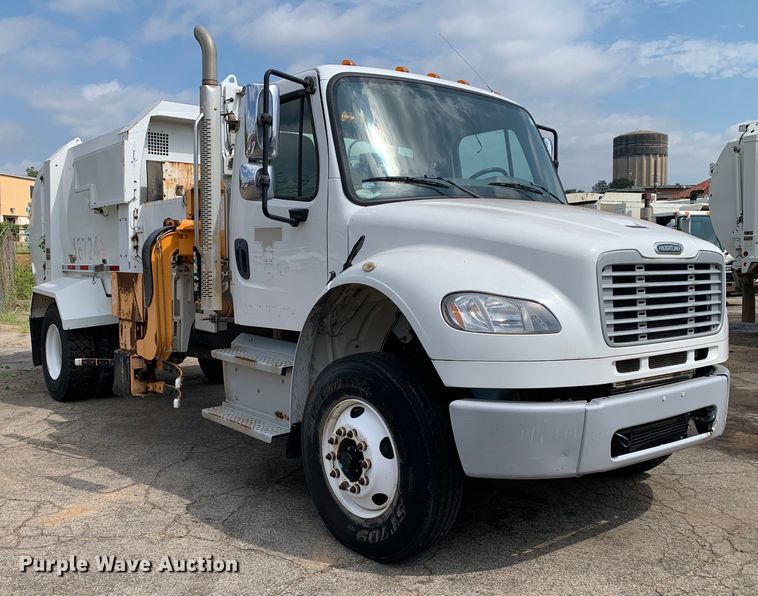 image for item DM1766 2018 Freightliner  M2106 refuse truck