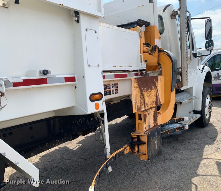 image for item DM1766 2018 Freightliner  M2106 refuse truck