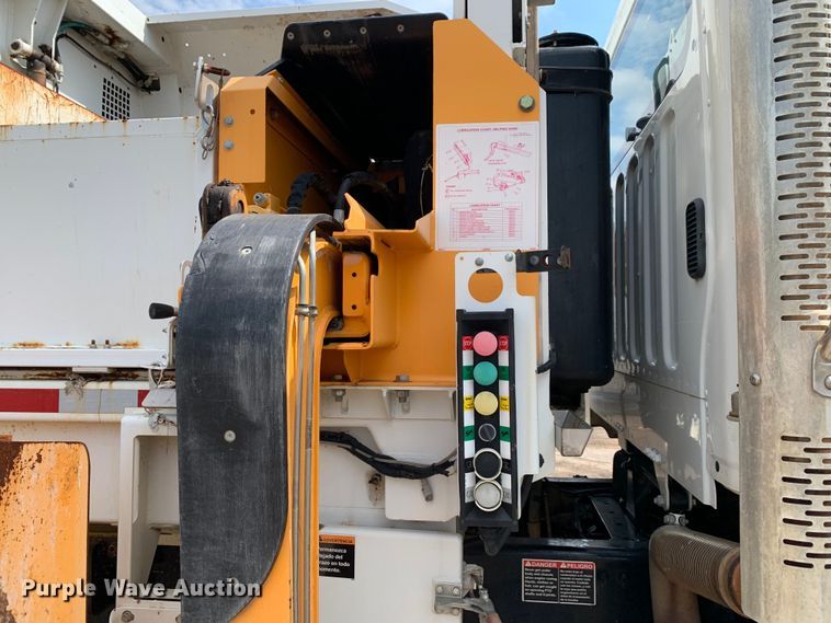 image for item DM1766 2018 Freightliner  M2106 refuse truck