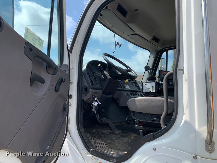 image for item DM1766 2018 Freightliner  M2106 refuse truck