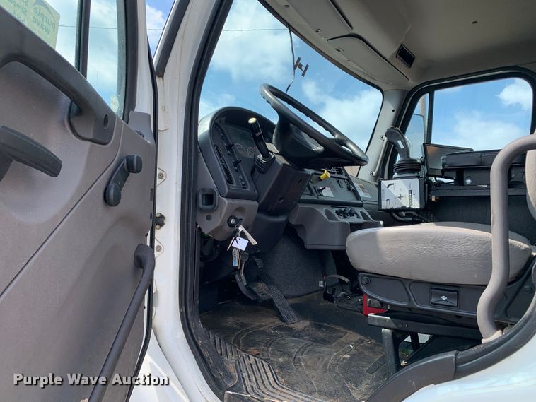 image for item DM1766 2018 Freightliner  M2106 refuse truck