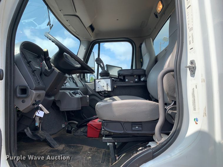 image for item DM1766 2018 Freightliner  M2106 refuse truck