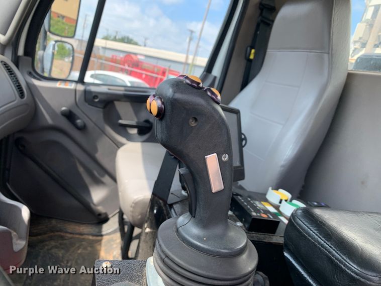 image for item DM1766 2018 Freightliner  M2106 refuse truck