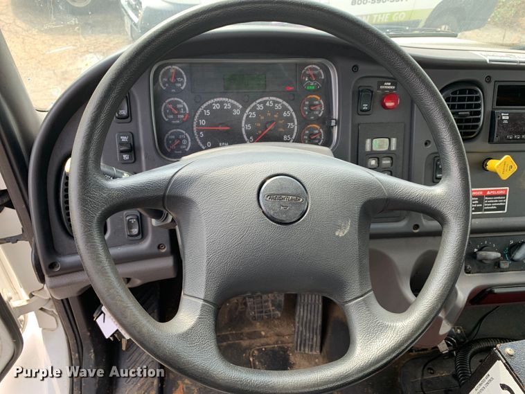 image for item DM1766 2018 Freightliner  M2106 refuse truck