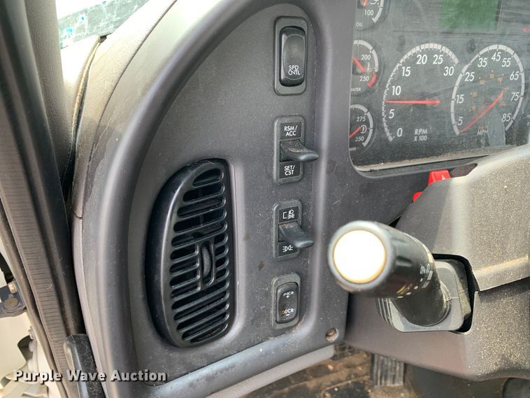 image for item DM1766 2018 Freightliner  M2106 refuse truck