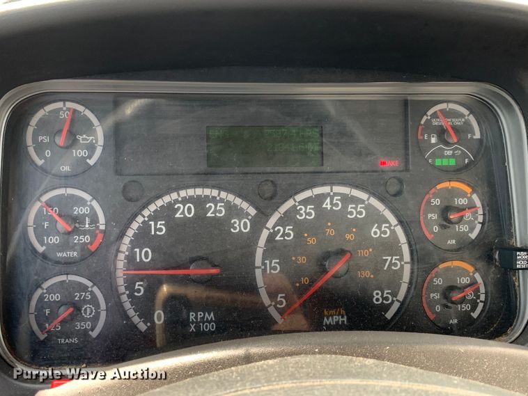 image for item DM1766 2018 Freightliner  M2106 refuse truck