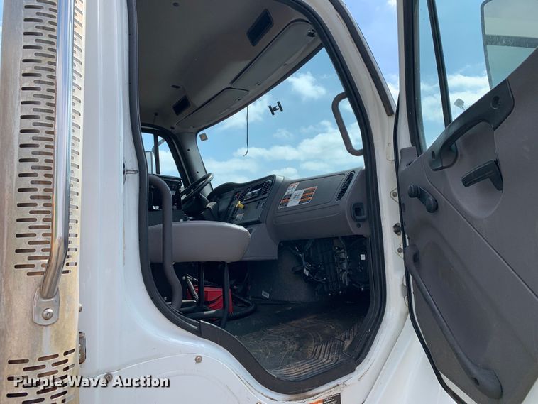 image for item DM1766 2018 Freightliner  M2106 refuse truck