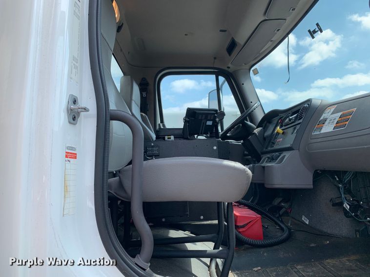 image for item DM1766 2018 Freightliner  M2106 refuse truck