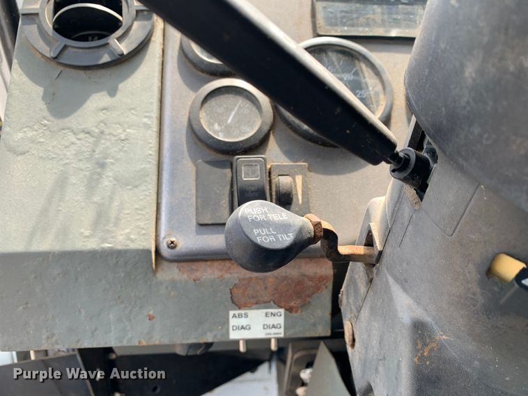 image for item DM1767 2014 Crane Carrier Low Entry refuse truck