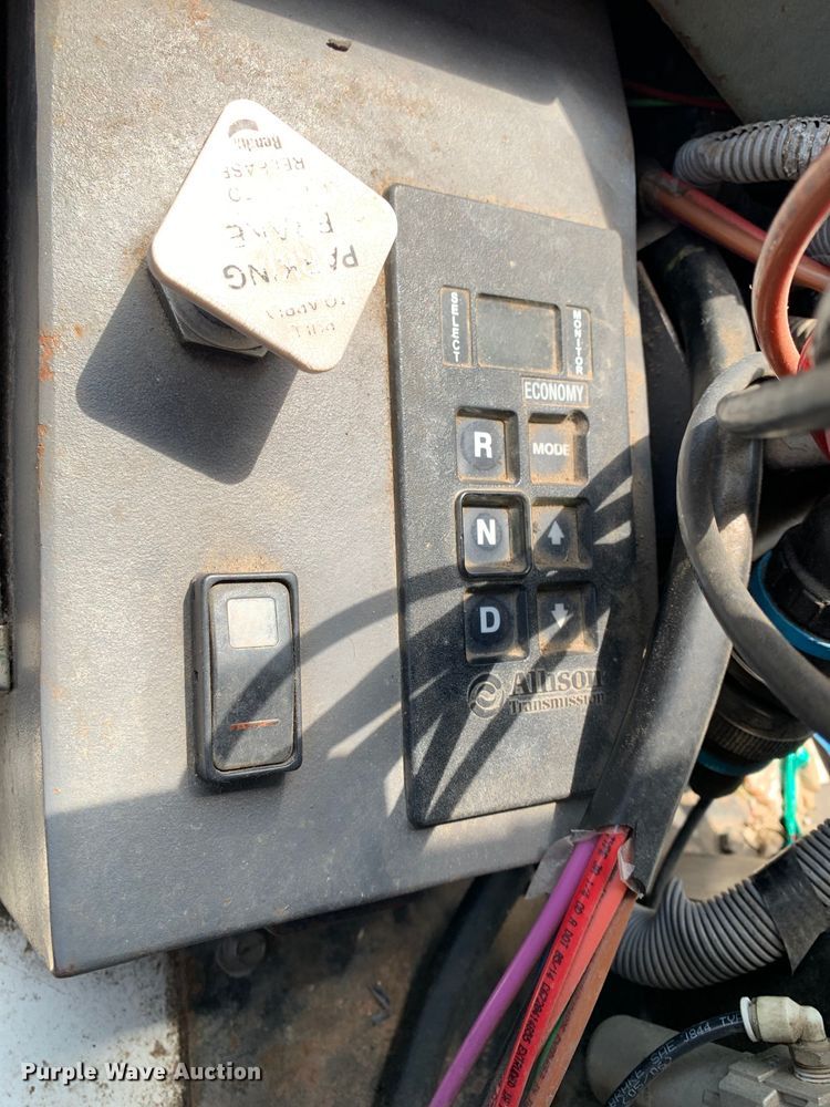 image for item DM1767 2014 Crane Carrier Low Entry refuse truck