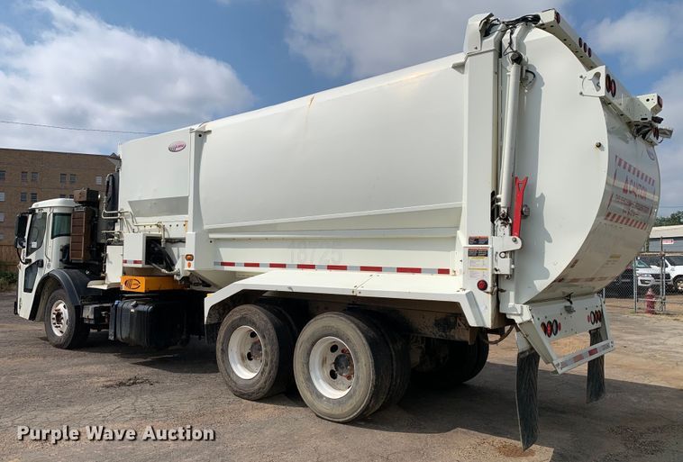 image for item DM1768 2018 Mack LR613 refuse truck