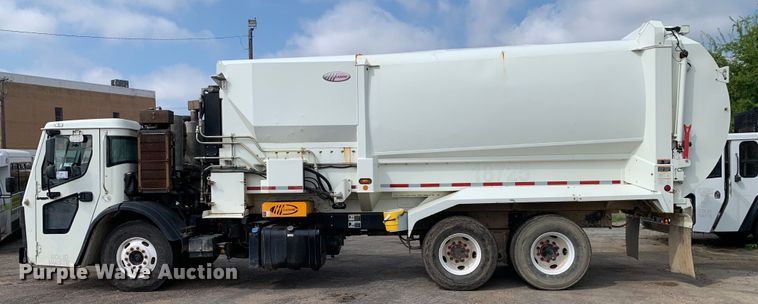 image for item DM1768 2018 Mack LR613 refuse truck