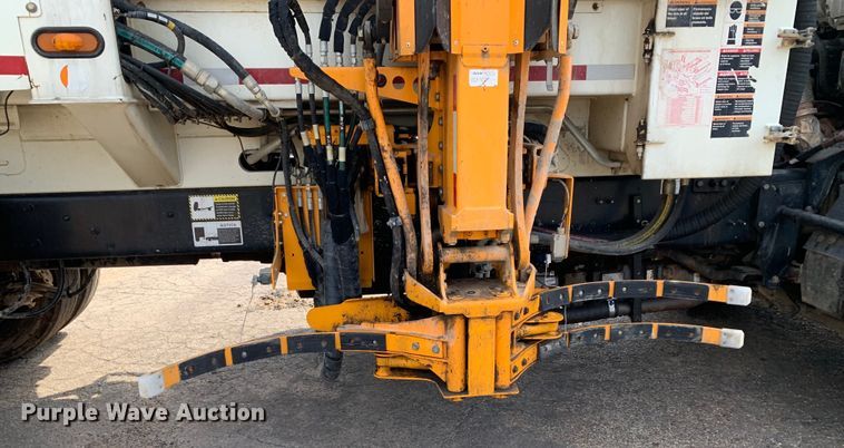 image for item DM1768 2018 Mack LR613 refuse truck