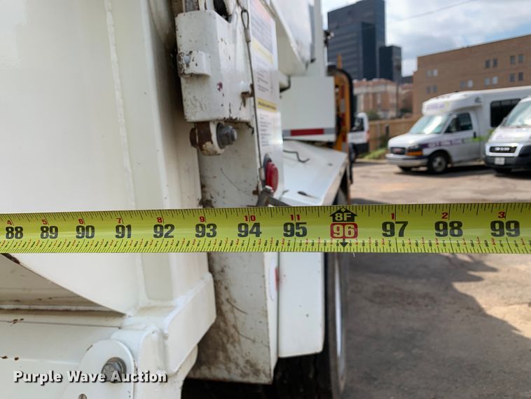 image for item DM1768 2018 Mack LR613 refuse truck