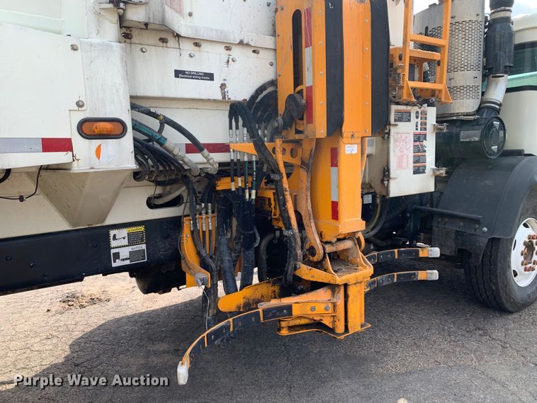 image for item DM1768 2018 Mack LR613 refuse truck