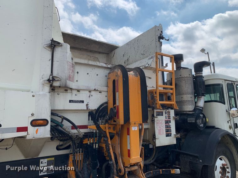 image for item DM1768 2018 Mack LR613 refuse truck